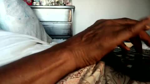 Snapshot of nyakuti chatting on 10.23.25 KN online show from 10.23.25