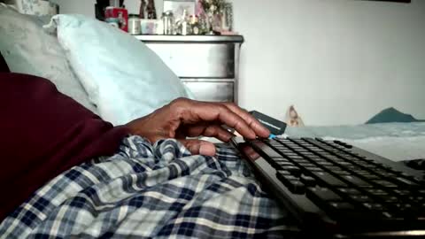 Snapshot of nyakuti chatting on 11.13.25 KN online show from 11.13.25