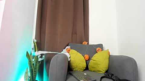 Snapshot of nyalgasai1 chatting on 10.07.25 Nia online show from 10.07.25