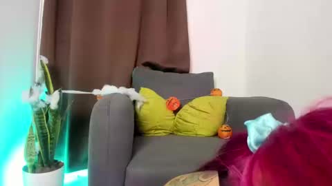 Snapshot of nyalgasai1 chatting on 10.15.25 Nia online show from 10.15.25