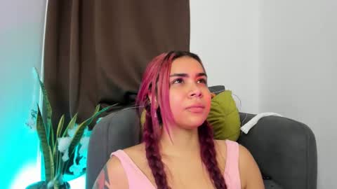 Snapshot of nyalgasai1 chatting on 10.20.25 Nia online show from 10.20.25