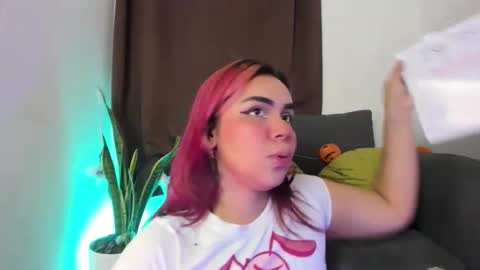 Snapshot of nyalgasai1 chatting on 11.11.25 Nia online show from 11.11.25