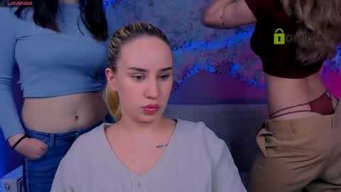 Snapshot of nymiraa chatting on 05.26.26 Mira online show from 05.26.26