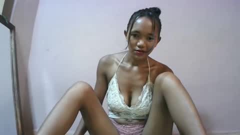 Snapshot of nympholinha chatting on 02.26.25 nympholinha online show from 02.26.25