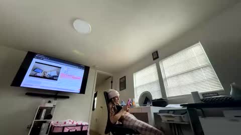 nymphomaticbaby online show from 11.12.25