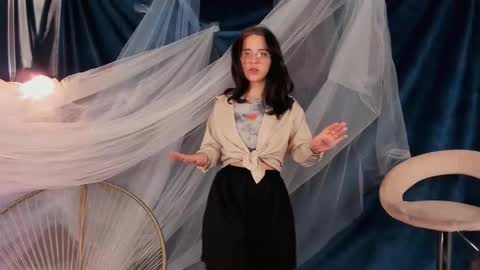 Mia online show from 01.07.26