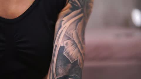 nyrobinova online show from 12.21.24