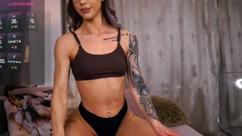 nyrobinova online show from 12.22.24