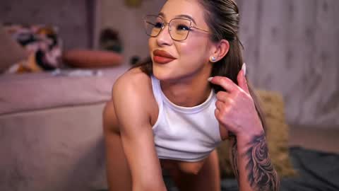 nyrobinova online show from 01.25.25