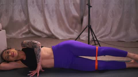 nyrobinova online show from 01.29.25