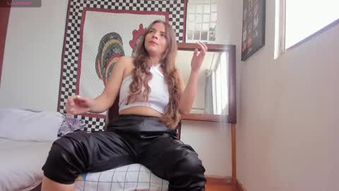 Snapshot of nyusha619933 chatting on 12.16.24 Laura nyu online show from 12.16.24