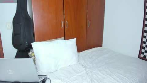 Snapshot of nyusha619933 chatting on 12.28.24 Laura nyu online show from 12.28.24