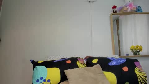 Snapshot of nyusha619933 chatting on 10.27.25 Laura nyu online show from 10.27.25