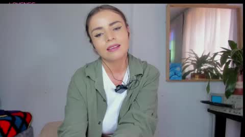 Snapshot of nyusha619933 chatting on 05.11.26 Laura nyu online show from 05.11.26