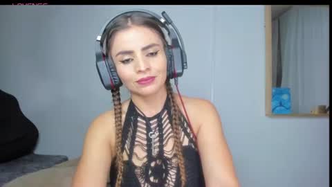 Snapshot of nyusha619933 chatting on 07.23.26 Laura nyu online show from 07.23.26