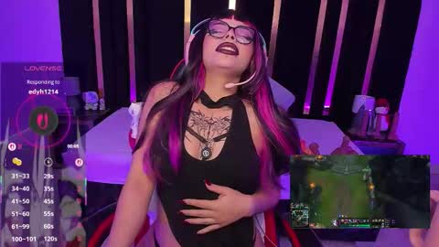 Snapshot of nyveth chatting on 02.20.26 Nyvet online show from 02.20.26