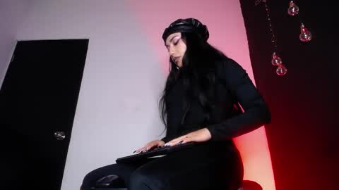 nyx1126 online show from 01.15.25