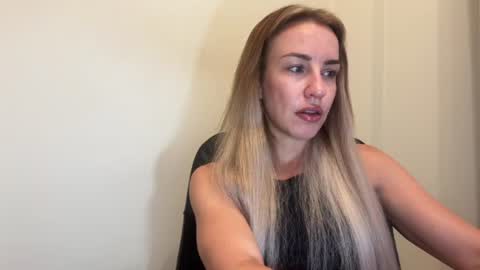 Snapshot of nyxelia_ chatting on 06.10.26 Anastasia online show from 06.10.26
