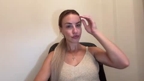 Snapshot of nyxelia_ chatting on 07.10.26 Anastasia online show from 07.10.26