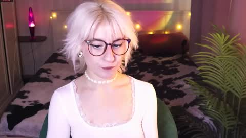 Snapshot of obedientt_ chatting on 02.05.26 Moonlight online show from 02.05.26