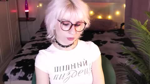 Snapshot of obedientt_ chatting on 02.11.26 Moonlight online show from 02.11.26