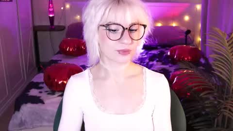 Snapshot of obedientt_ chatting on 02.16.26 Moonlight online show from 02.16.26