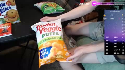 Snapshot of obscureview chatting on 10.04.25 obscureview online show from 10.04.25