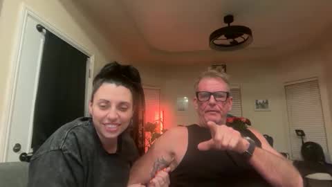Snapshot of obsidianheartsx chatting on 04.15.26 SimplyUs online show from 04.15.26