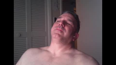 Snapshot of oceanmanx chatting on 01.10.25 Ocean online show from 01.10.25