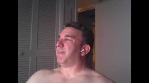 Snapshot of oceanmanx chatting on 02.05.25 Ocean online show from 02.05.25