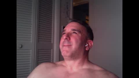 Snapshot of oceanmanx chatting on 09.19.25 Ocean online show from 09.19.25