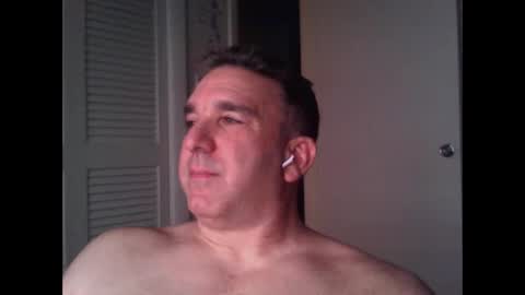 Snapshot of oceanmanx chatting on 09.26.25 Ocean online show from 09.26.25