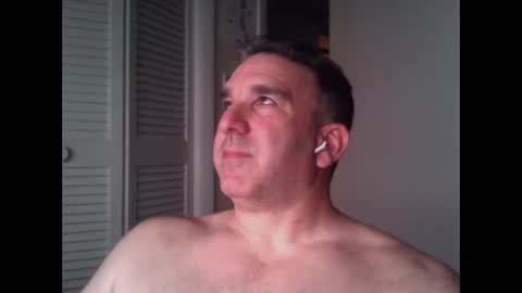 Snapshot of oceanmanx chatting on 09.27.25 Ocean online show from 09.27.25