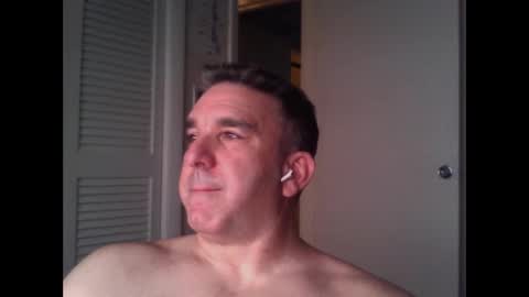 Snapshot of oceanmanx chatting on 09.29.25 Ocean online show from 09.29.25