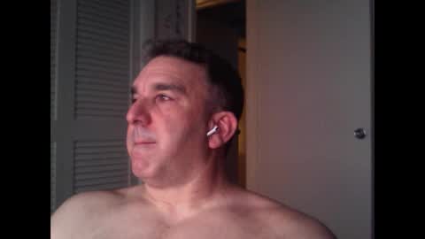 Snapshot of oceanmanx chatting on 10.02.25 Ocean online show from 10.02.25