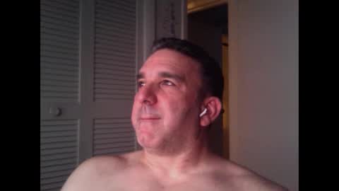 Snapshot of oceanmanx chatting on 10.04.25 Ocean online show from 10.04.25