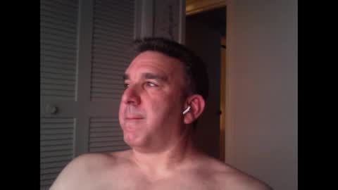 Snapshot of oceanmanx chatting on 10.13.25 Ocean online show from 10.13.25