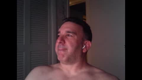 Snapshot of oceanmanx chatting on 10.19.25 Ocean online show from 10.19.25