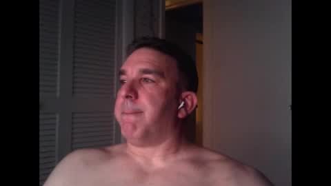 Snapshot of oceanmanx chatting on 10.20.25 Ocean online show from 10.20.25