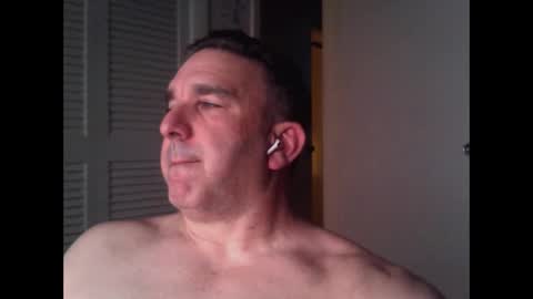 Snapshot of oceanmanx chatting on 10.21.25 Ocean online show from 10.21.25