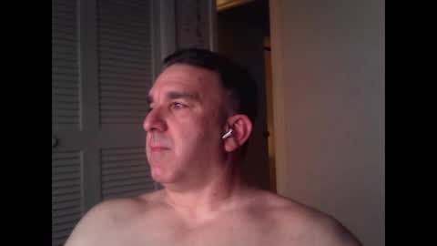 Snapshot of oceanmanx chatting on 10.26.25 Ocean online show from 10.26.25