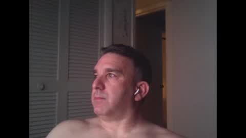 Snapshot of oceanmanx chatting on 10.27.25 Ocean online show from 10.27.25