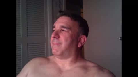 Snapshot of oceanmanx chatting on 10.29.25 Ocean online show from 10.29.25