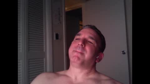 Snapshot of oceanmanx chatting on 11.12.25 Ocean online show from 11.12.25