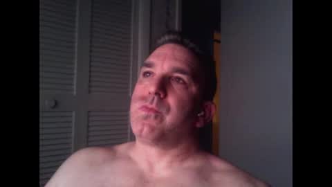 Snapshot of oceanmanx chatting on 11.17.25 Ocean online show from 11.17.25