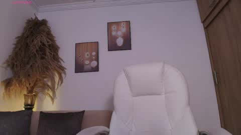 Snapshot of octavia_rouse chatting on 04.29.26 independent model online show from 04.29.26
