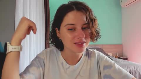 Snapshot of octopussy69x chatting on 01.05.25 Evie online show from 01.05.25