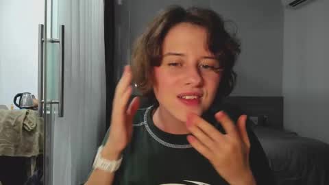 Snapshot of octopussy69x chatting on 03.02.25 Evie online show from 03.02.25