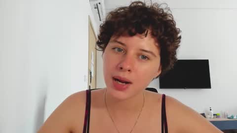 Snapshot of octopussy69x chatting on 02.05.26 Evie online show from 02.05.26