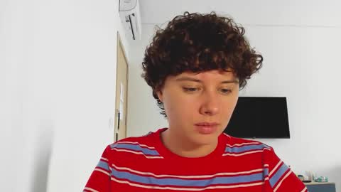 Snapshot of octopussy69x chatting on 02.06.26 Evie online show from 02.06.26